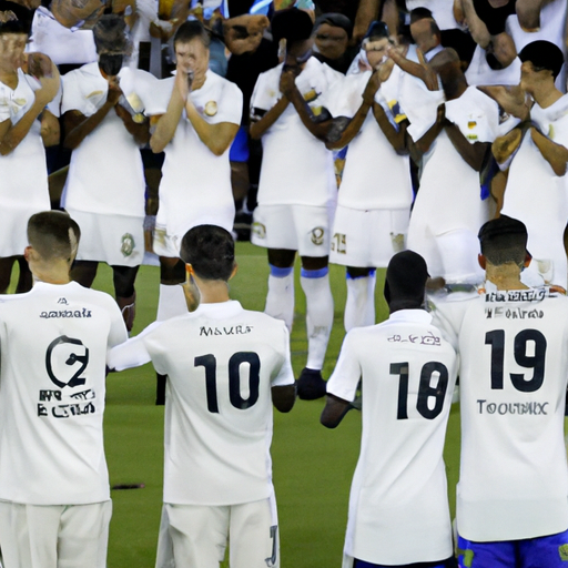 Un gesto commovente al Bernabeu: tutti i giocatori del Real Madrid indossano la maglia di Vinicius in segno di sostegno!