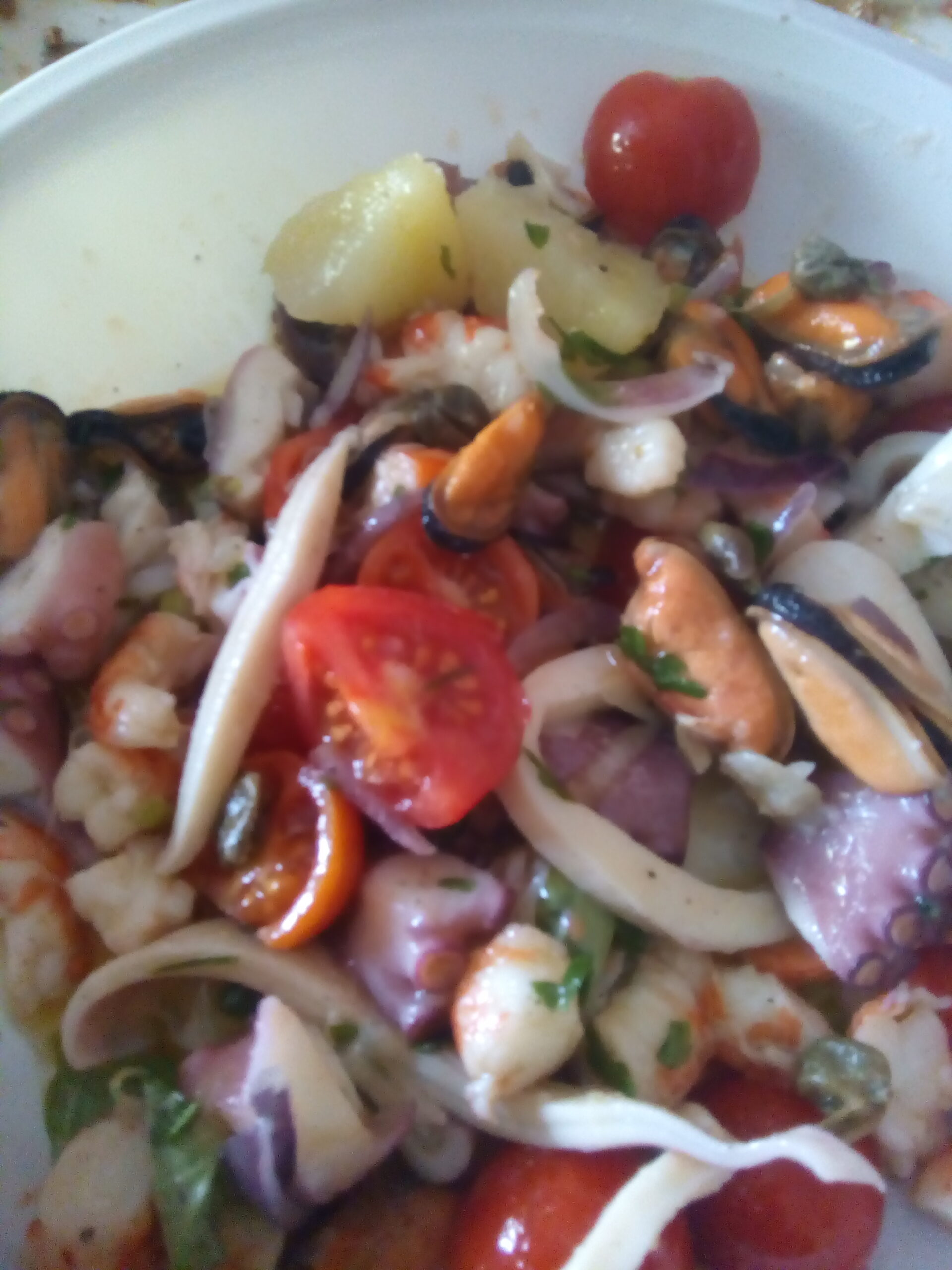 Scopri come preparare un’insalata di mare da leccarsi i baffi!